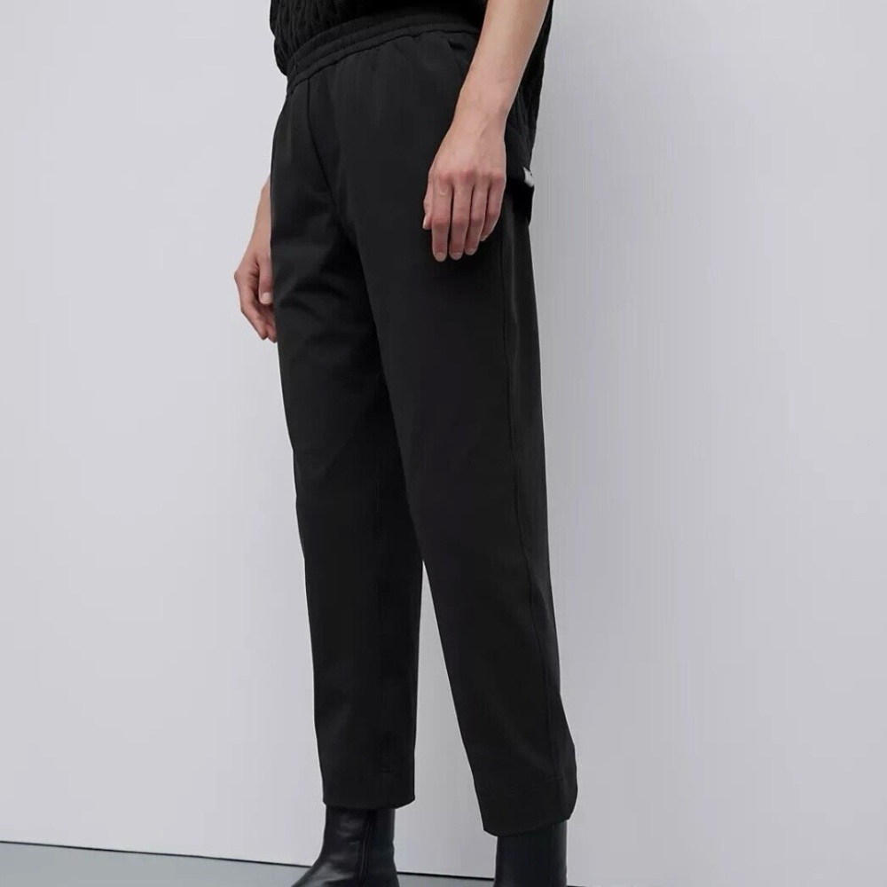 NWOT Lululemon Tapered-Leg Mid-Rise Pant 7/8 Length Luxtreme Black Size S - Picture 3 of 9